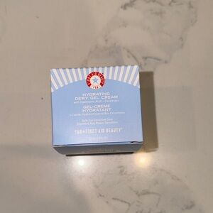 New First Aid Beauty 
Hydrating Dewy Gel Cream Moisturizer